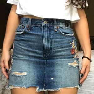 A&F A-like Denim Floral Embroidered Skirt